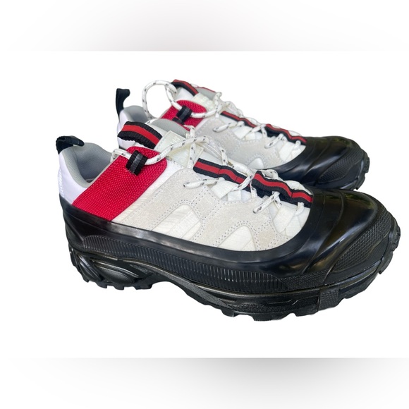 NWT BURBERRY Arthur Low Top Sneakers
Size: EU 38/ US 8 - Picture 2 of 12